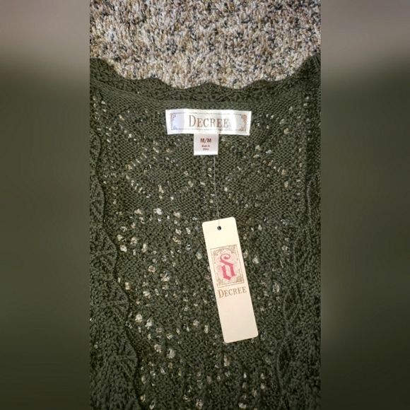 Decree| NWT| Knit Cropped Shrug - Picture 2 of 5